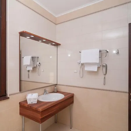 Luxury Near The Beach2 בית הארחה ספליט