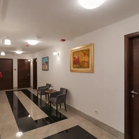 Luxury Near The Beach2 בית הארחה